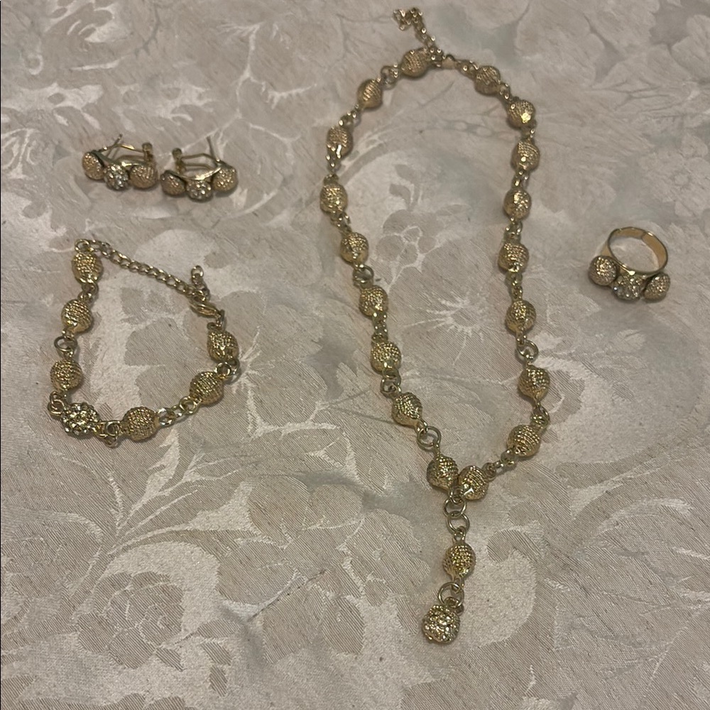 Elegant Gold-Tone Jewelry Set